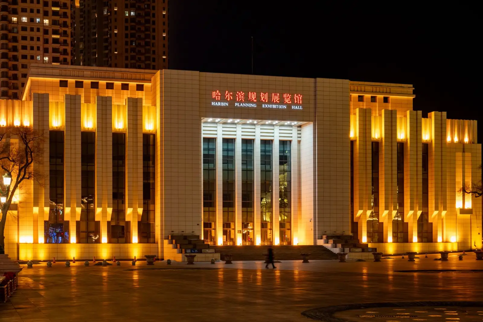 零售企业会员卡制作材料选择指南：PVC与金属卡的耐用性对比分析