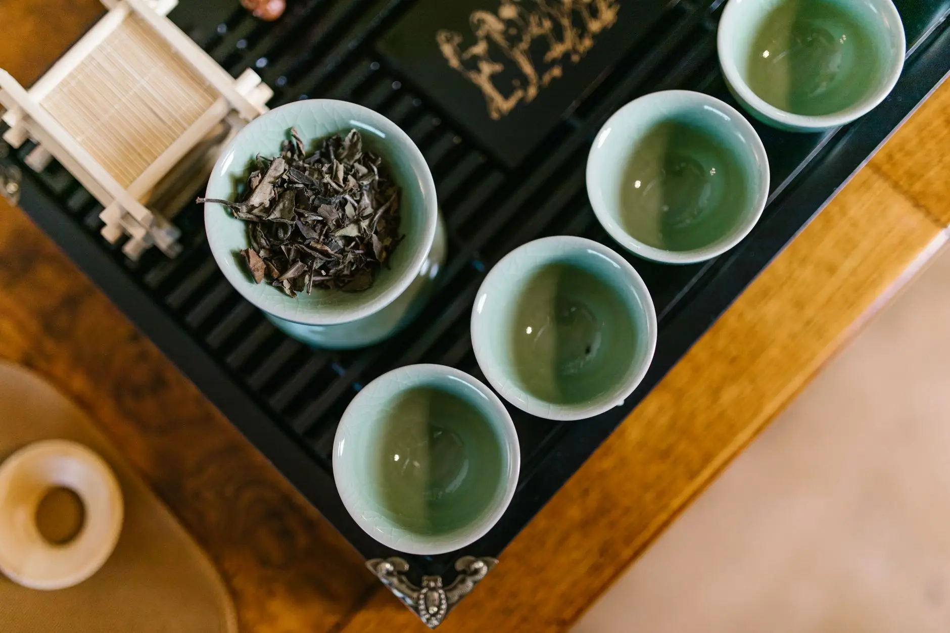 会员卡制作工艺中的色差控制要点及行业标准解读