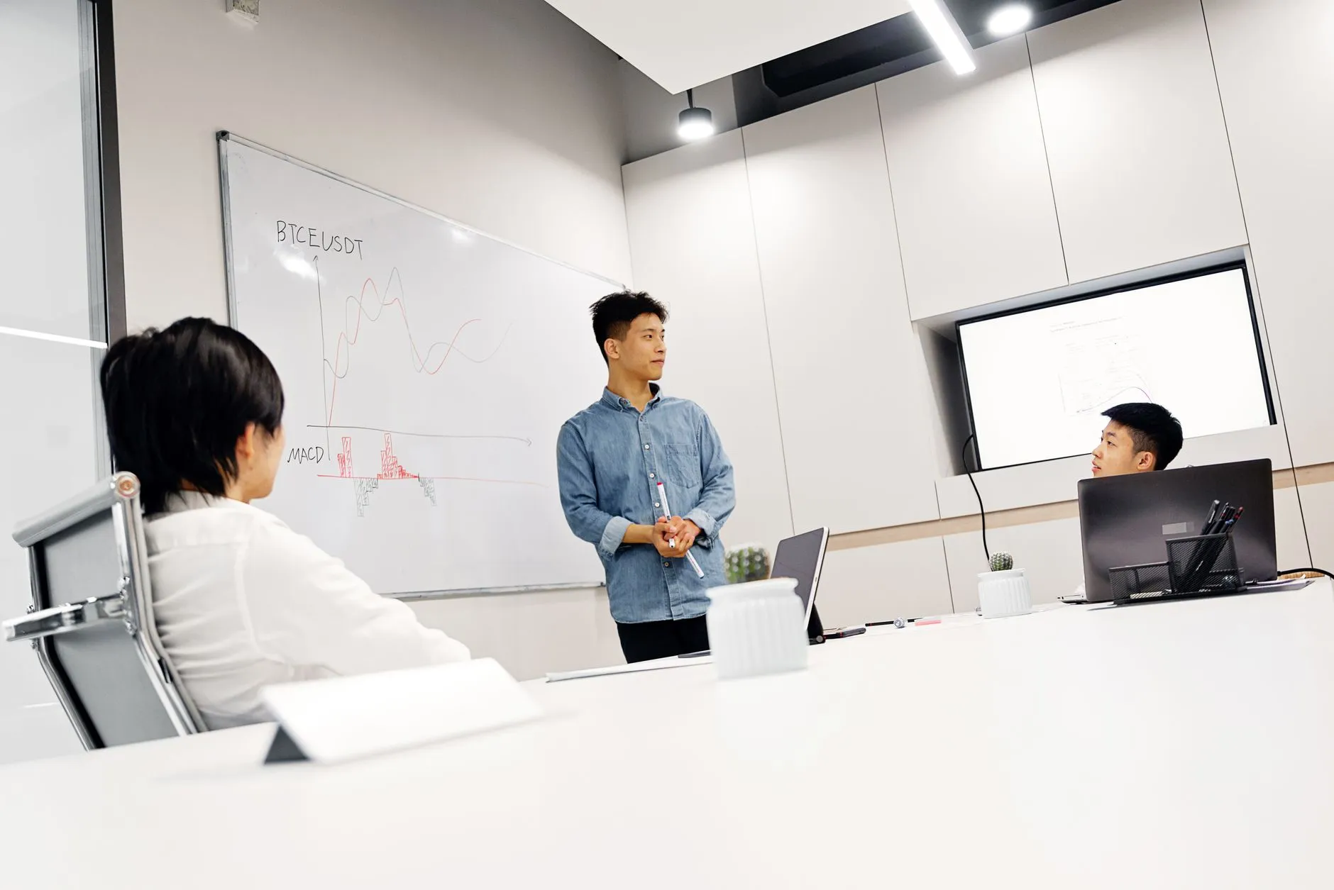 2024年优惠券印刷工艺升级:从材质选择到防伪技术的全流程解析