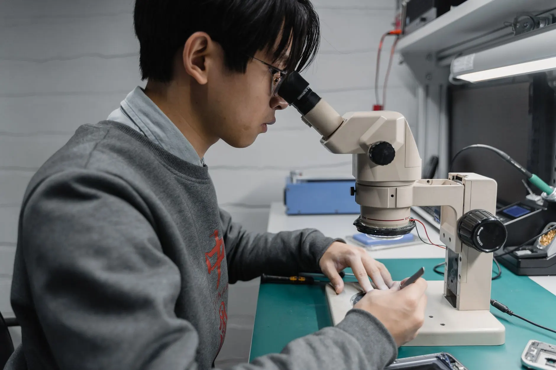 2025年会员卡制作技术趋势：从智能芯片到数字孪生的融合应用